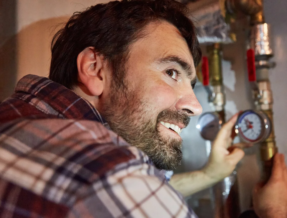 Installateur für Fernwärme-Übergabestation